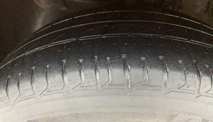 2019 Hyundai Elite i20 ASTA (O) CVT, Petrol, Automatic, 22,808 km, Left Front Tyre Tread