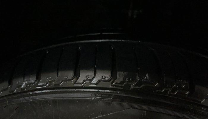 2021 Hyundai AURA S 1.2 AMT, Petrol, Automatic, 37,990 km, Right Front Tyre Tread