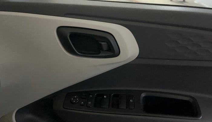 2021 Hyundai AURA S 1.2 AMT, Petrol, Automatic, 37,990 km, Driver Side Door Panels Control