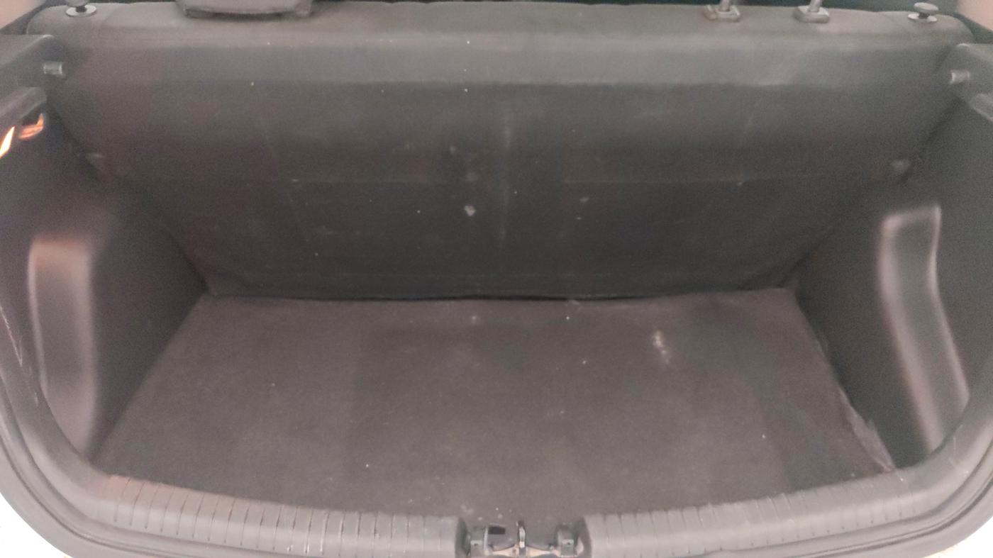 2016 Hyundai Grand i10 ASTA AT 1.2 KAPPA VTVT, Petrol, Automatic, 54,072 km, Boot Inside