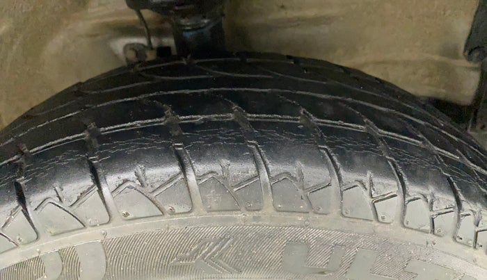 2018 Maruti Wagon R 1.0 LXI CNG, CNG, Manual, 25,595 km, Right Front Tyre Tread