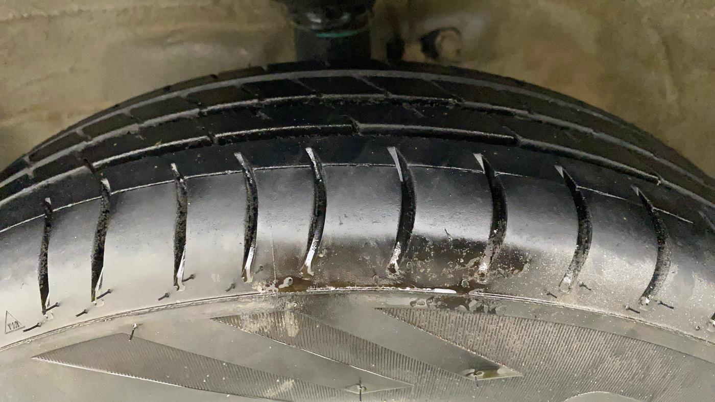 2018 Maruti Wagon R 1.0 LXI CNG, CNG, Manual, 25,595 km, Left Front Tyre Tread