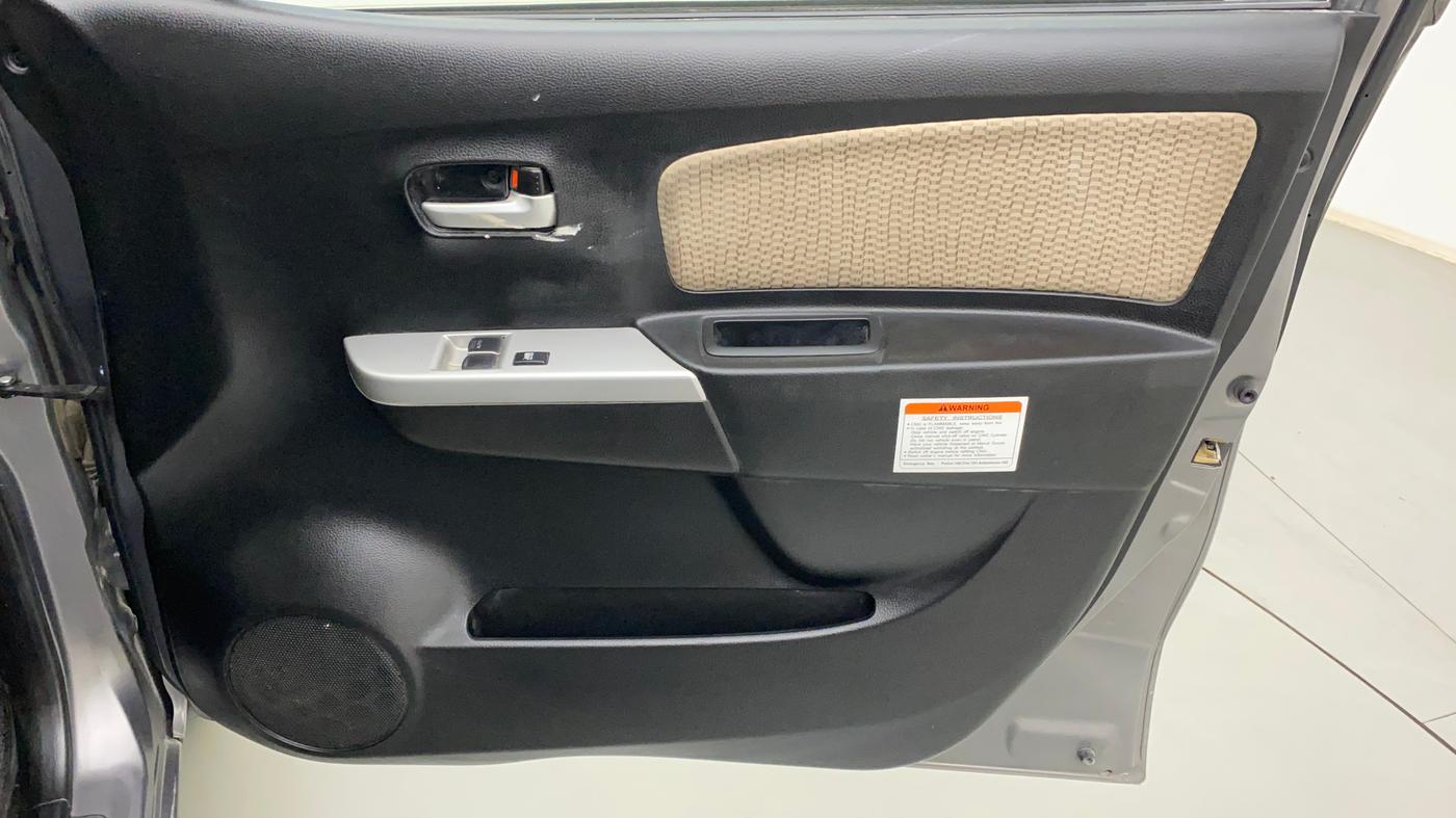 2018 Maruti Wagon R 1.0 LXI CNG, CNG, Manual, 25,595 km, Driver Side Door Panels Control