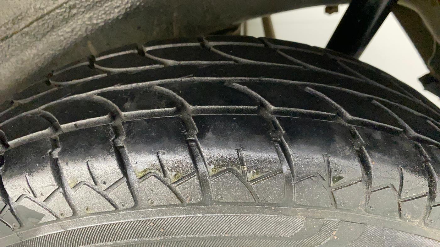 2018 Maruti Wagon R 1.0 LXI CNG, CNG, Manual, 25,595 km, Left Rear Tyre Tread