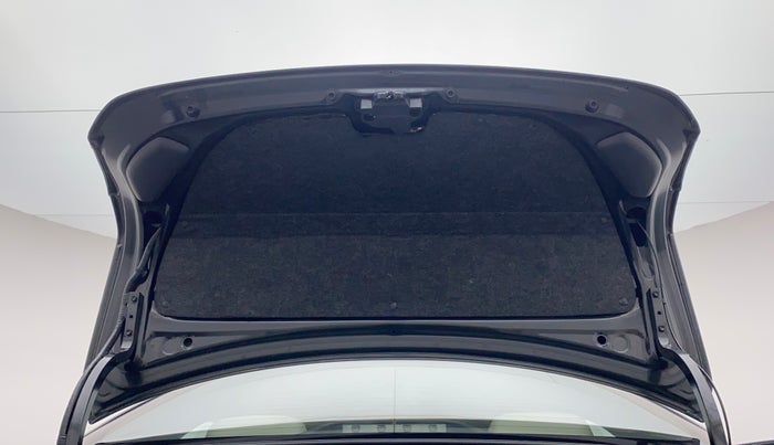 2011 Toyota Corolla Altis VL AT PETROL, Petrol, Automatic, 89,266 km, Boot Door Open