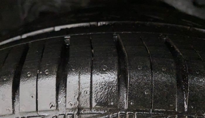 2011 Toyota Corolla Altis VL AT PETROL, Petrol, Automatic, 89,266 km, Left Rear Tyre Tread