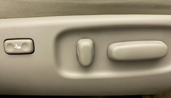 2011 Toyota Corolla Altis VL AT PETROL, Petrol, Automatic, 89,266 km, Electrically Adjustable Driver's Seat