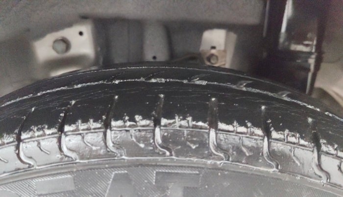 2014 Hyundai Eon D-LITE, Petrol, Manual, 45,951 km, Left Rear Tyre Tread