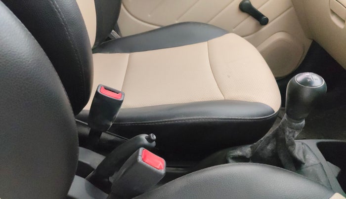 2014 Hyundai Eon D-LITE, Petrol, Manual, 45,951 km, Gear Lever