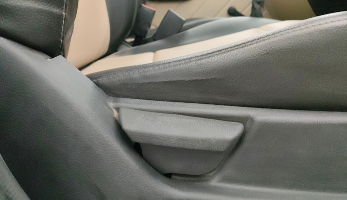 2014 Hyundai Eon D-LITE, Petrol, Manual, 45,951 km, Driver Side Adjustment Panel