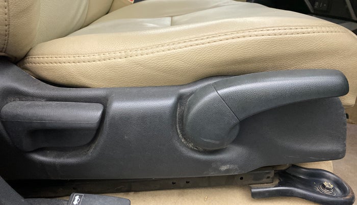 2016 Honda City 1.5L I-DTEC V, Diesel, Manual, 82,653 km, Driver Side Adjustment Panel