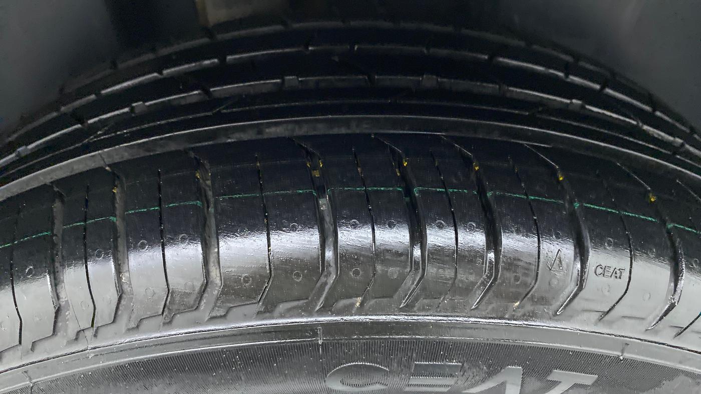 2022 Skoda SLAVIA STYLE 1.0 TSI AT, Petrol, Automatic, 2,129 km, Right Rear Tyre Tread