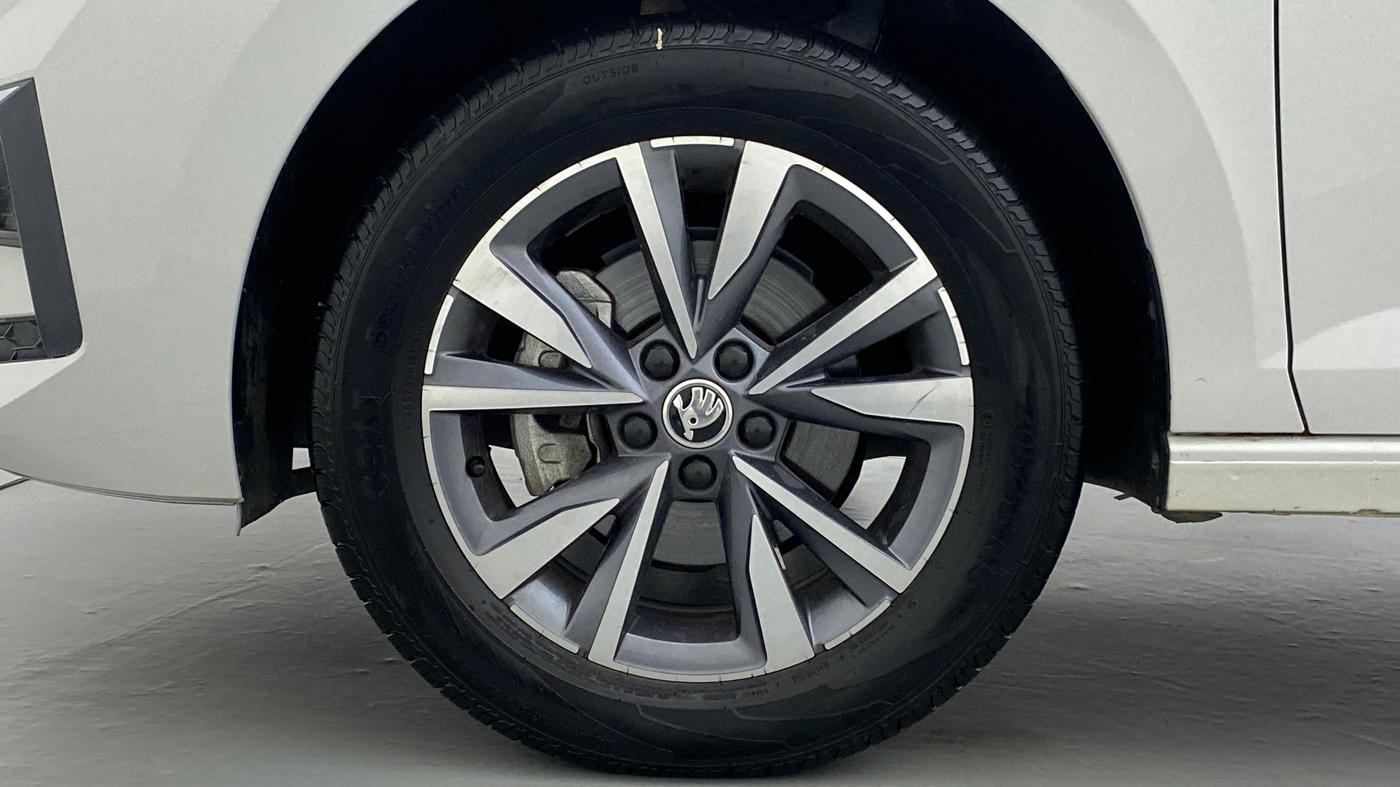 2022 Skoda SLAVIA STYLE 1.0 TSI AT, Petrol, Automatic, 2,129 km, Left Front Wheel