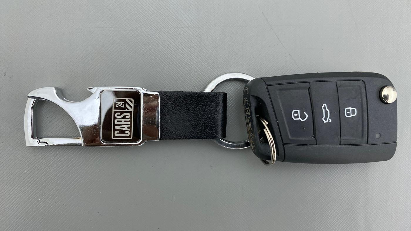 2022 Skoda SLAVIA STYLE 1.0 TSI AT, Petrol, Automatic, 2,129 km, Key Close Up