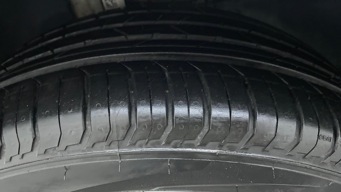 2022 Skoda SLAVIA STYLE 1.0 TSI AT, Petrol, Automatic, 2,129 km, Left Front Tyre Tread