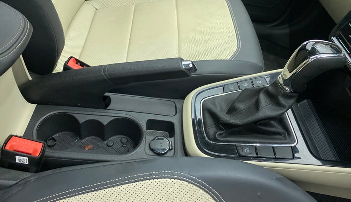 2022 Skoda SLAVIA STYLE 1.0 TSI AT, Petrol, Automatic, 2,129 km, Gear Lever