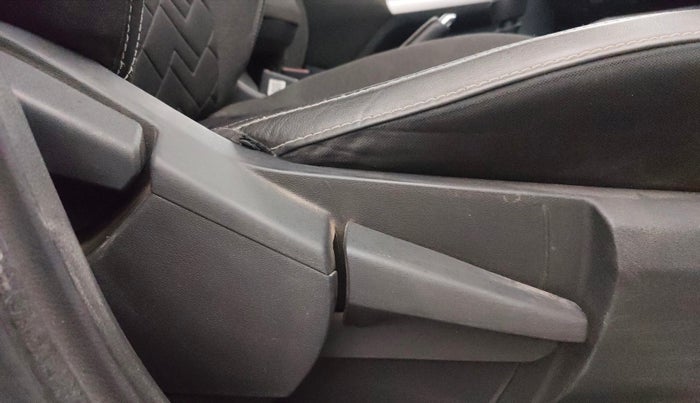 2021 Nissan MAGNITE XV PREMIUM, Petrol, Manual, 44,815 km, Driver Side Adjustment Panel