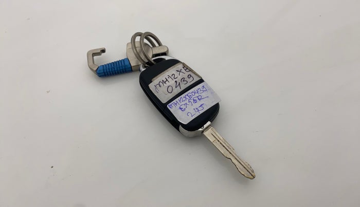 2024 Hyundai EXTER SX 1.2 MT Hy-CNG Duo , CNG, Manual, 28,822 km, Key Close Up