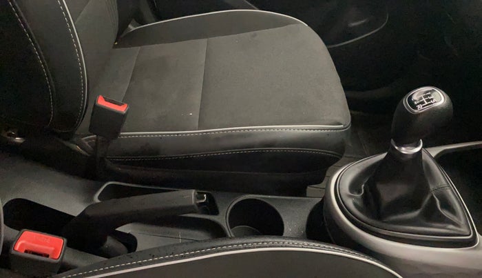 2024 Hyundai EXTER SX 1.2 MT Hy-CNG Duo , CNG, Manual, 28,822 km, Gear Lever