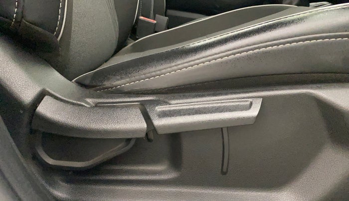 2024 Hyundai EXTER SX 1.2 MT Hy-CNG Duo , CNG, Manual, 28,822 km, Driver Side Adjustment Panel