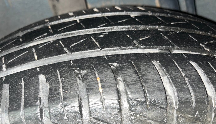 2023 Renault Kwid RXT 1.0 AMT, Petrol, Automatic, 50,901 km, Right Rear Tyre Tread