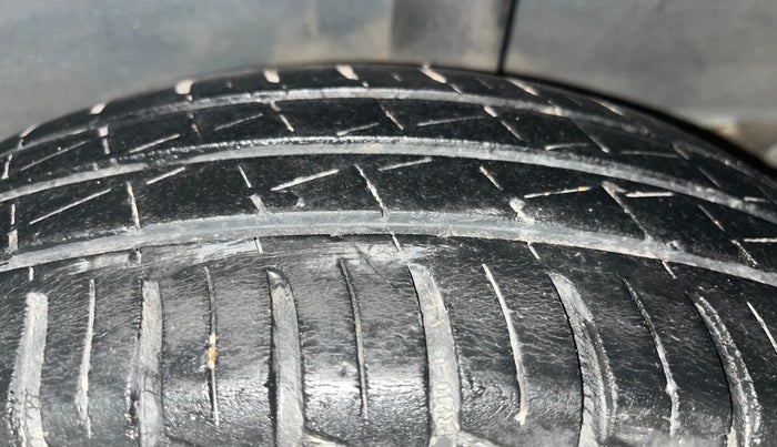 2023 Renault Kwid RXT 1.0 AMT, Petrol, Automatic, 50,901 km, Left Rear Tyre Tread