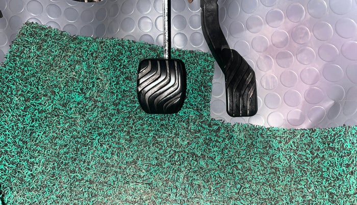 2023 Renault Kwid RXT 1.0 AMT, Petrol, Automatic, 50,901 km, Pedals