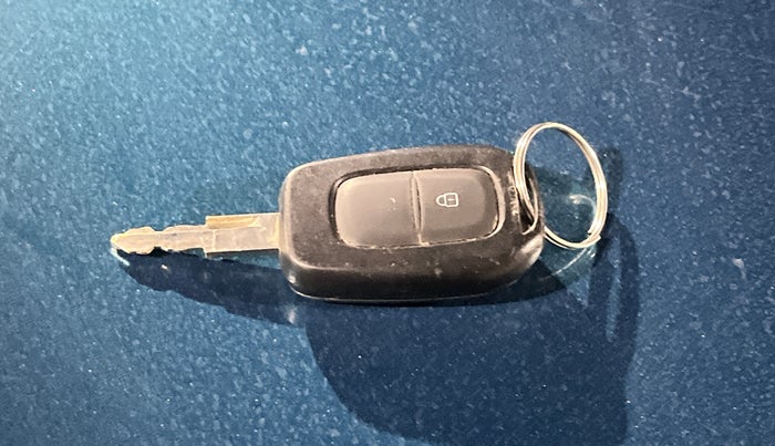 2023 Renault Kwid RXT 1.0 AMT, Petrol, Automatic, 50,901 km, Key Close Up