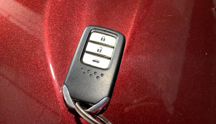 2016 Honda City 1.5L I-VTEC VX, Petrol, Manual, 1,11,496 km, Key Close Up