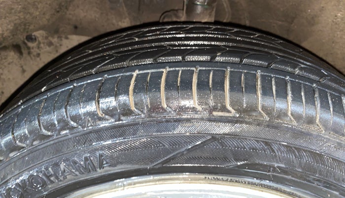 2016 Honda City 1.5L I-VTEC VX, Petrol, Manual, 1,11,496 km, Left Front Tyre Tread