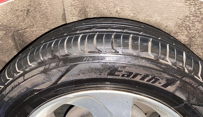 2016 Honda City 1.5L I-VTEC VX, Petrol, Manual, 1,11,496 km, Right Rear Tyre Tread