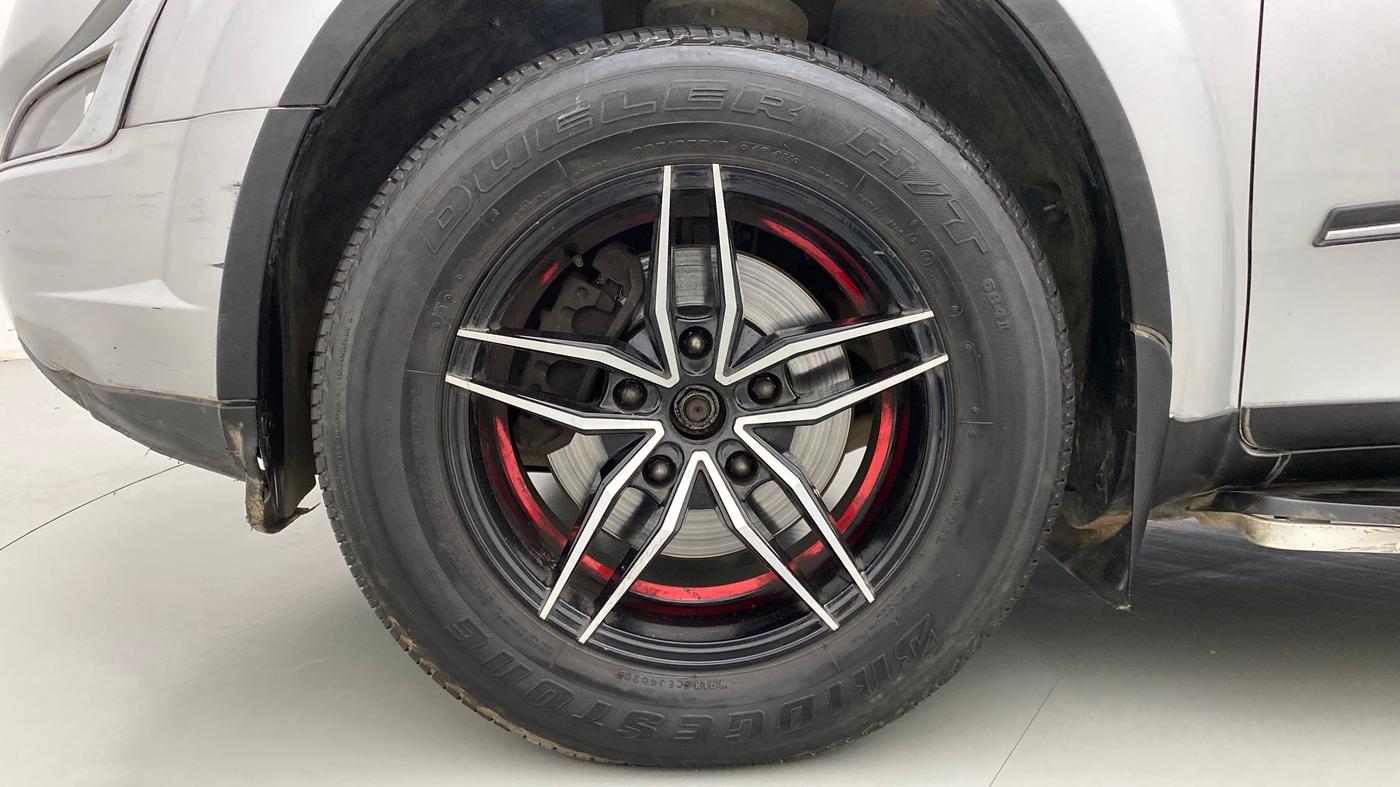 2017 Mahindra XUV500 W6 4X2, Diesel, Manual, 77,254 km, Left Front Wheel