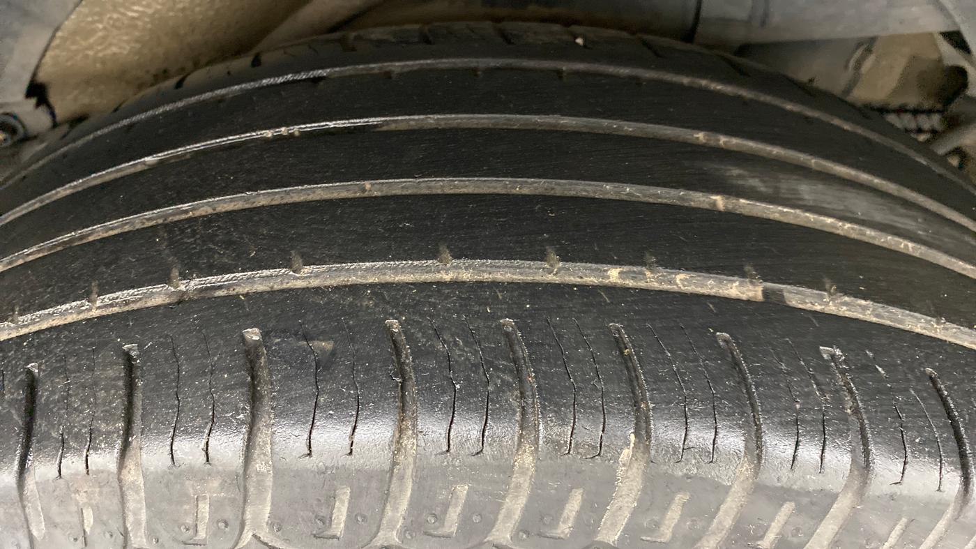 2017 Mahindra XUV500 W6 4X2, Diesel, Manual, 77,254 km, Left Rear Tyre Tread