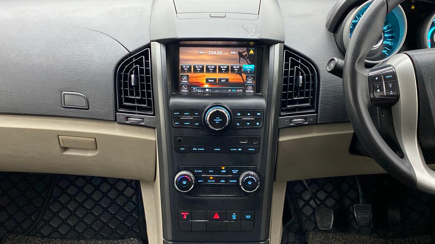 2017 Mahindra XUV500 W6 4X2, Diesel, Manual, 77,254 km, Air Conditioner