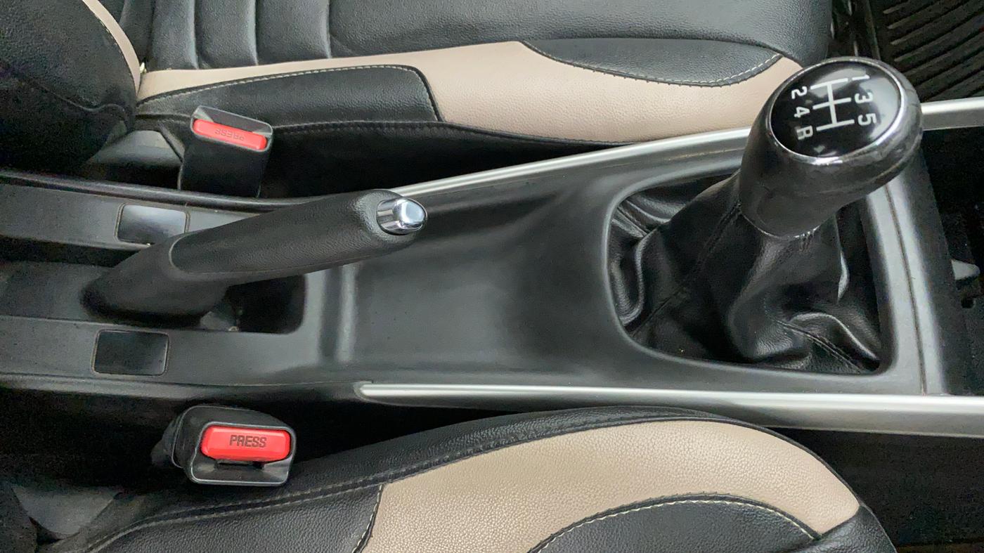 2015 Maruti Baleno DELTA 1.2 K12, Petrol, Manual, 73,912 km, Gear Lever