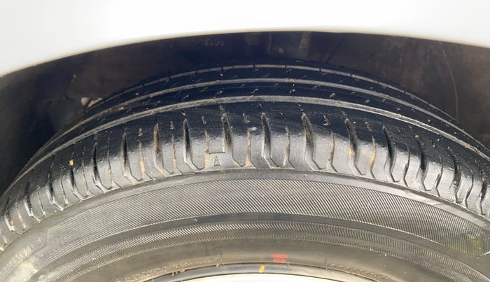 2023 Maruti Dzire VXI, Petrol, Manual, 40,669 km, Left Front Tyre Tread