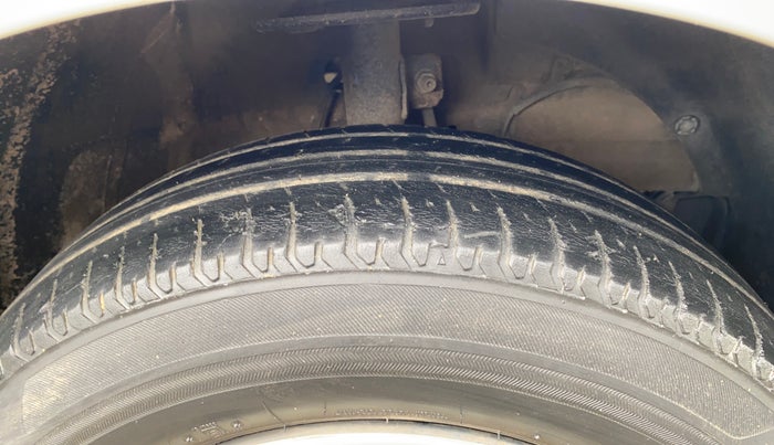 2023 Maruti Dzire VXI, Petrol, Manual, 40,669 km, Right Front Tyre Tread
