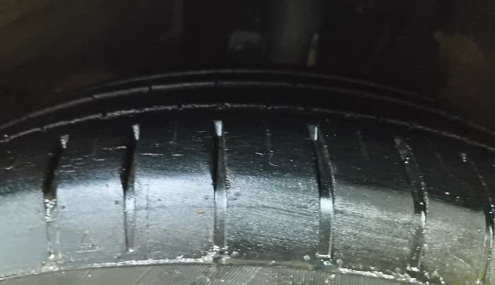 2019 Maruti Swift ZXI AMT, Petrol, Automatic, 28,763 km, Left Front Tyre Tread