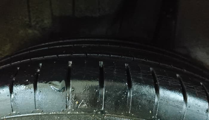 2019 Maruti Swift ZXI AMT, Petrol, Automatic, 28,763 km, Left Rear Tyre Tread