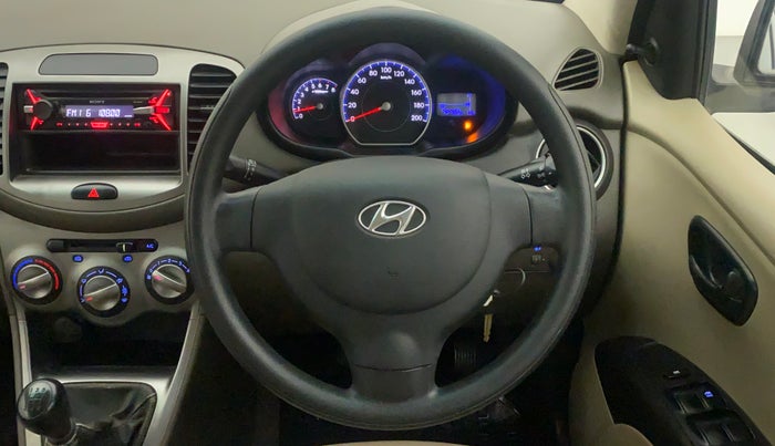 2016 Hyundai i10 MAGNA 1.1, Petrol, Manual, 49,598 km, Steering Wheel Close Up