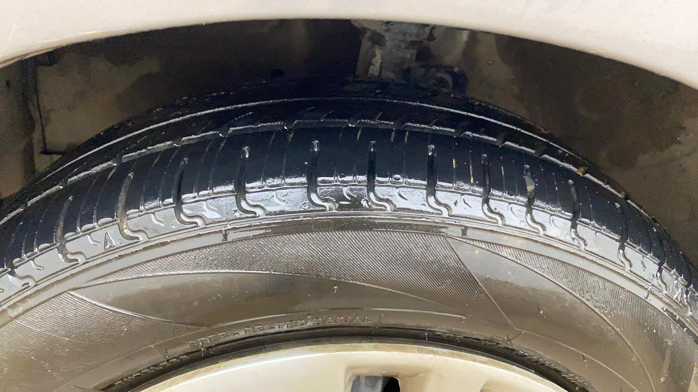 2016 Maruti Celerio VXI, Petrol, Manual, 80,243 km, Left Front Tyre Tread