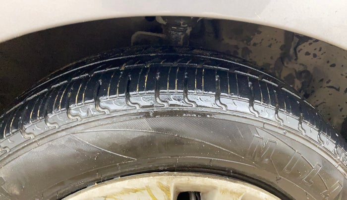 2016 Maruti Celerio VXI, Petrol, Manual, 80,243 km, Right Front Tyre Tread