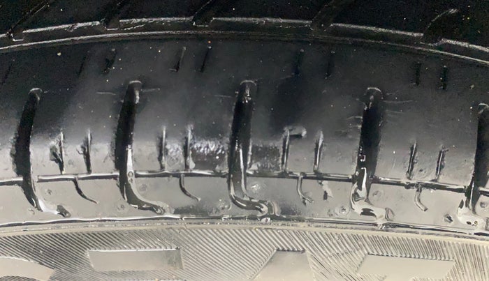 2016 Renault Kwid RXT 0.8, Petrol, Manual, 31,384 km, Left Rear Tyre Tread