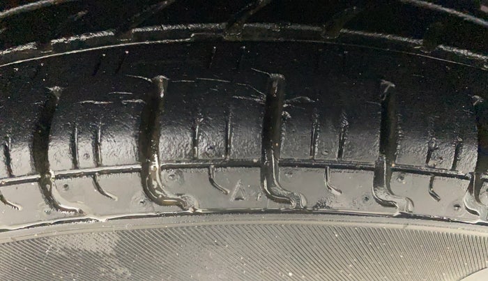 2016 Renault Kwid RXT 0.8, Petrol, Manual, 31,384 km, Right Front Tyre Tread