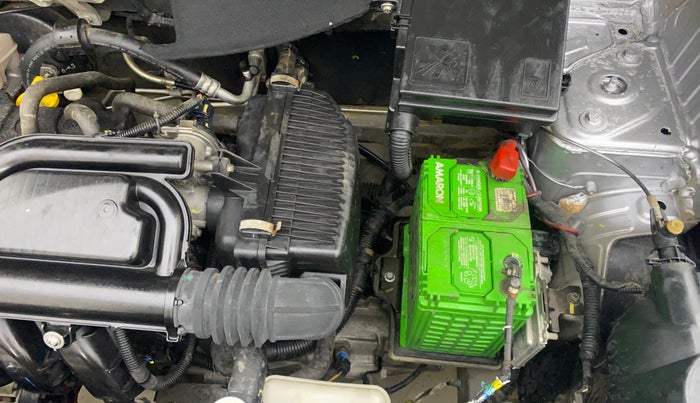 2016 Renault Kwid RXT 0.8, Petrol, Manual, 31,384 km, Engine View - Left