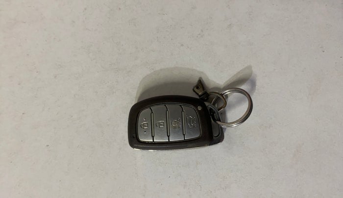 2022 Hyundai ALCAZAR 1.5 SIGNATURE (O) AT 6STR, Diesel, Automatic, 73,778 km, Key Close Up