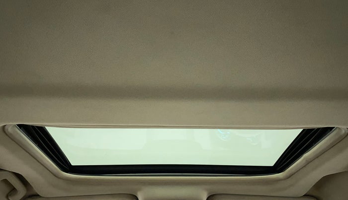 2017 Mahindra XUV500 W10, Diesel, Manual, 73,089 km, Moonroof/ Sunroof
