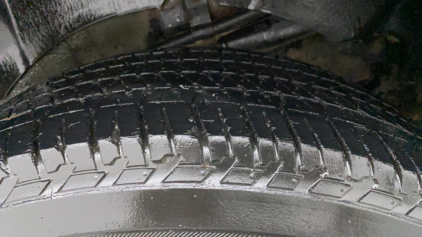 2017 Mahindra XUV500 W10, Diesel, Manual, 73,089 km, Left Rear Tyre Tread