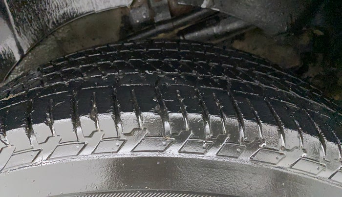 2017 Mahindra XUV500 W10, Diesel, Manual, 73,089 km, Left Rear Tyre Tread