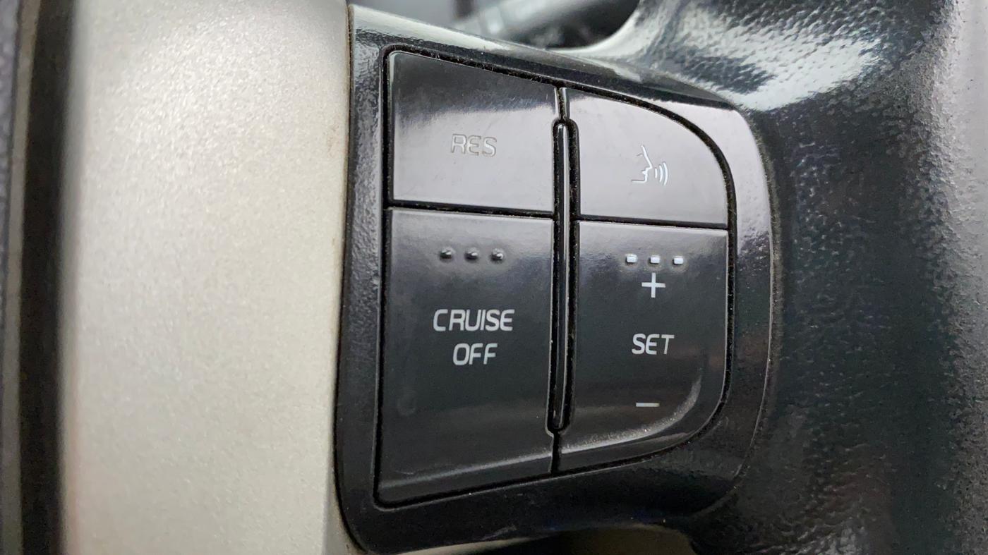 2017 Mahindra XUV500 W10, Diesel, Manual, 73,089 km, Adaptive Cruise Control